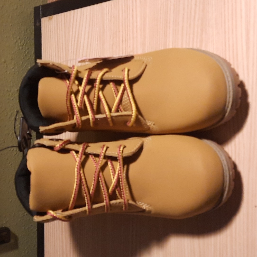 New Children's Boots Size 2: Wonder Nation